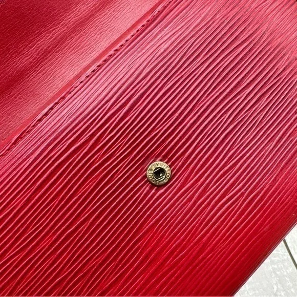 AUTHENTIC Louis Vuitton Epi leather trifold wallet/billfold. Red.